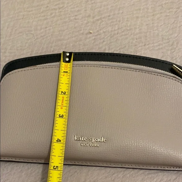 Kate Spade Sylvia Taupe and Black Leather Phone bag . No strap - Picture 5 of 6
